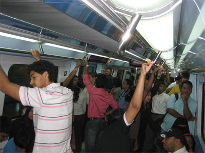 Dubai+metro+train+inside