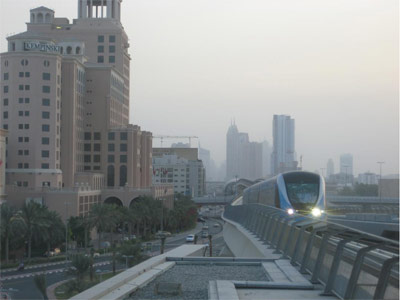 Dubai Metro: An in-bound train arriving at the Mall of the Emirates station.