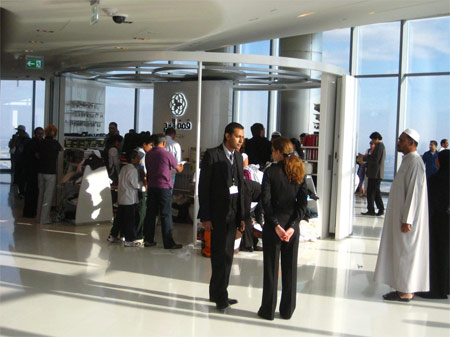Image: Gift shop on the 124th floor of Burj Khalifa