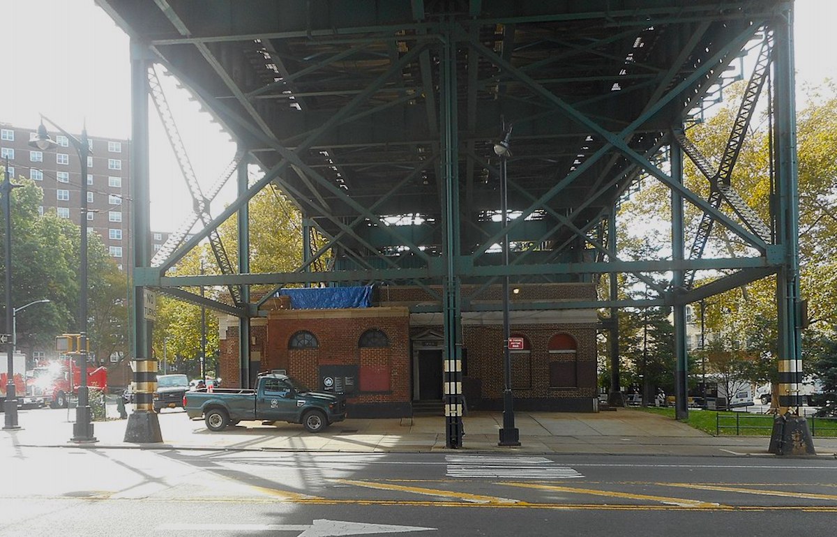 NYC TikToker Helps You Find Public Bathrooms - Vimarsana News