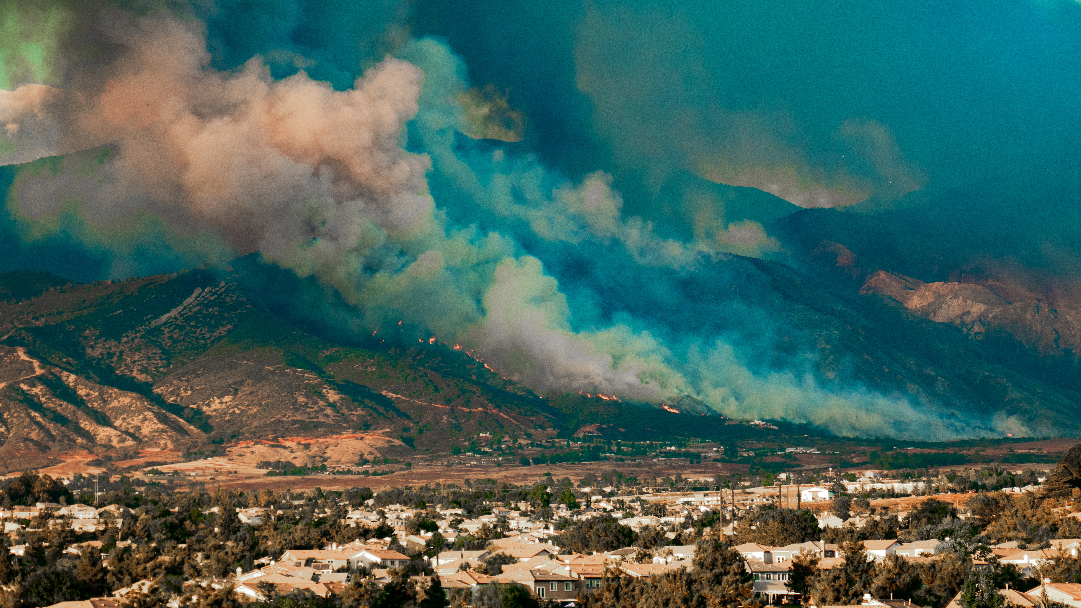 Home Insurers Are Fleeing California - Vimarsana News