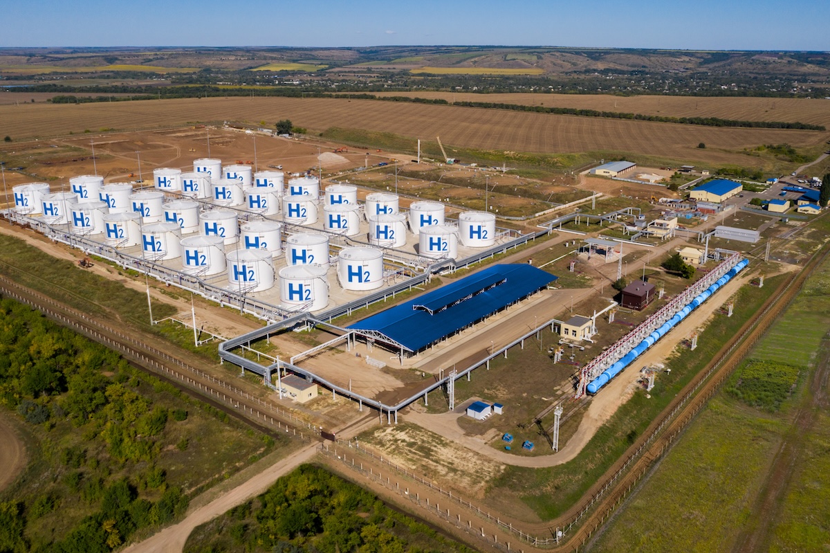 California Leads the Charge in Clean Hydrogen Production for Transportation Decarbonization