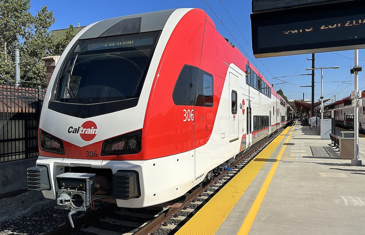 Caltrain Introduces Electric Train Fleet Planetizen News