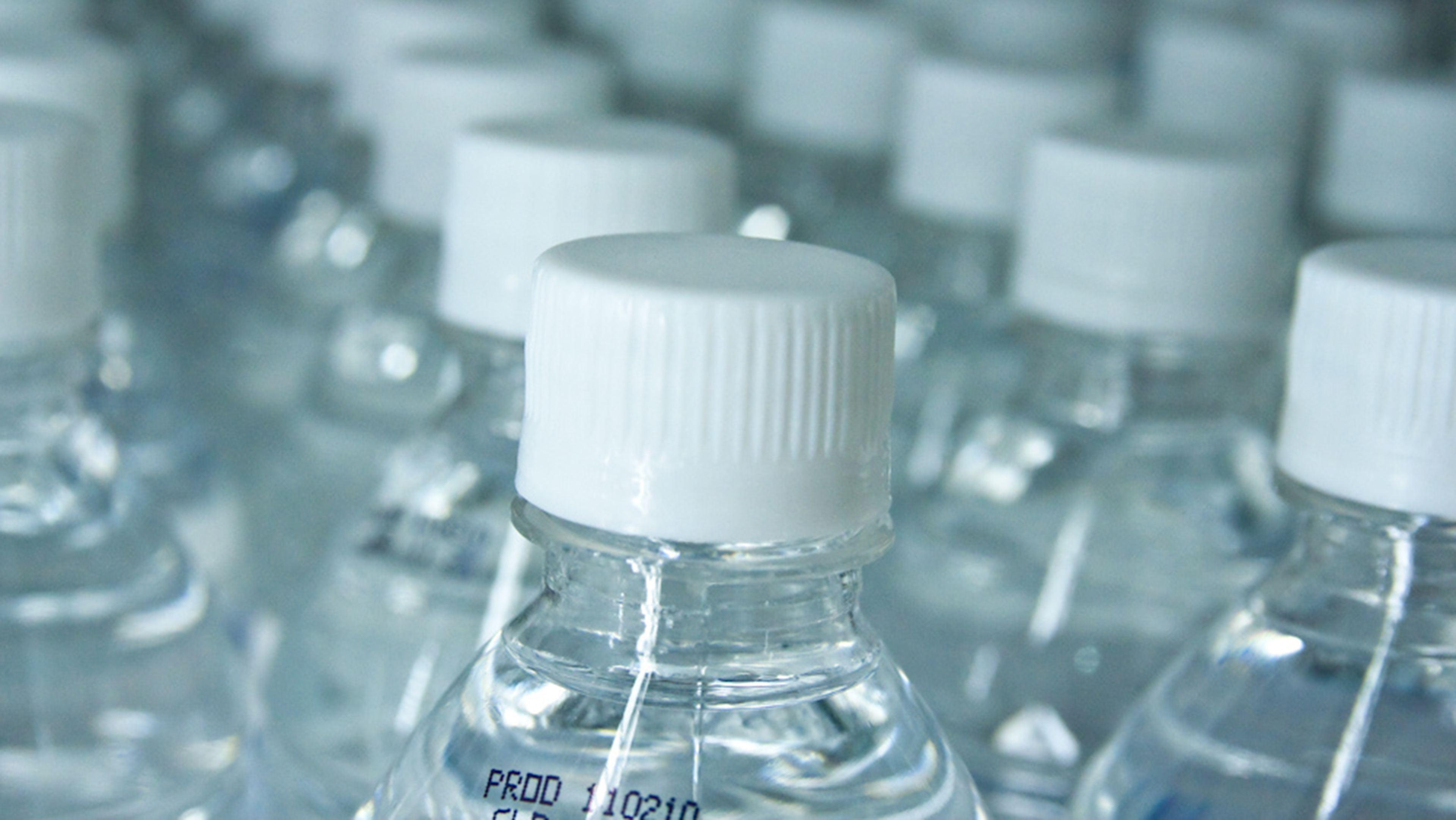Sfo bans shop plastic water bottles