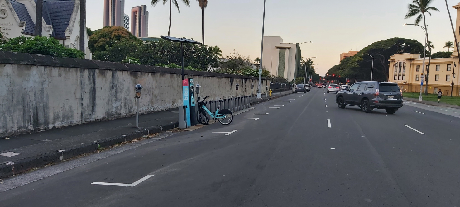 Honolulu bikesharing services are disfunctional.