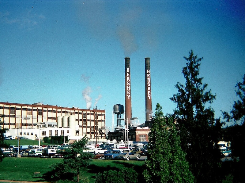 Hershey Factory in Hershey, Pennsylvania. Image: Antarctic96, CC BY-SA 3.0, via Wikimedia Commons