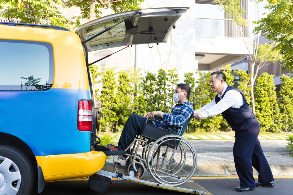 Taxi with Lift