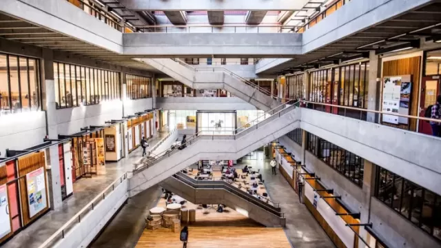 University of Washington Master of Urban Planning campus building image