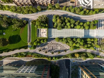 Bird's eye view of Salesforce Park in San Francisco, CA.