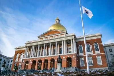 Massachusetts state capitol with gold dome in Boston, Massachusetts.