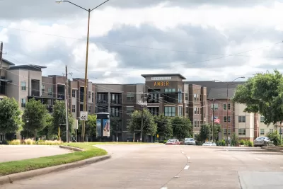 Three-story multifamily modern housing in Dallas, Texas.