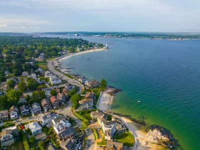Large beachside homes in New London, Connecticut
