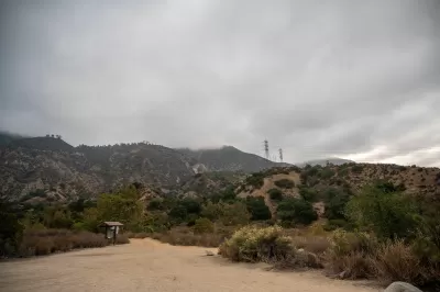 Eaton Canyon trailhead in Los Angeles County on a cloudy day.