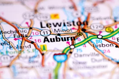 A map showing Auburn, Maine and surrounding highways and towns.