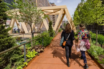 Pedestrian walkway connecting the High Line and Moynihan Train Hall in New York City