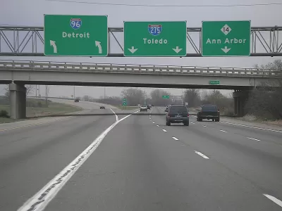 Interstate 275 southbound at the w:Interstate96 split and M-14 junction