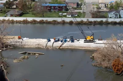 Levee flooding New Orleans