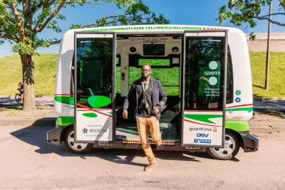Self-driving minibus