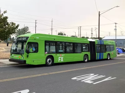 Green TriMet express bus in Portland, Oregon