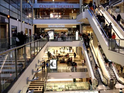 The  San Francisco Centre Mall in 2006. Several stories are visible, all filled with people.