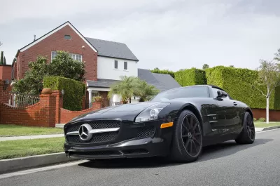 Mercedes Benz Suburbs