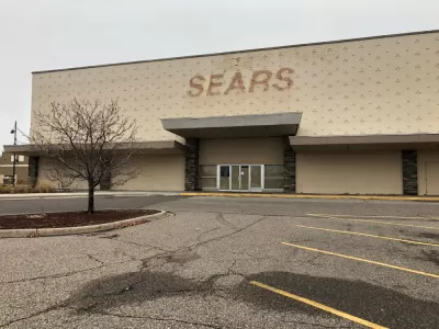Vacant Sears in suburban mall
