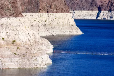 Lake Mead 'bathtub ring'