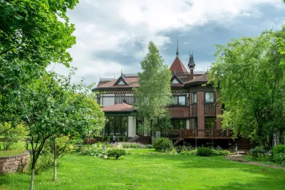 A large brown house in Massachusetts.