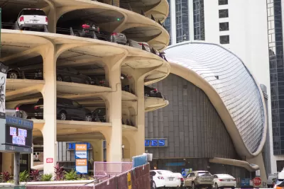 Marina City House of Blues parking