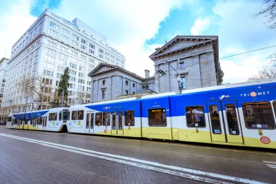 MAX line in front of Pioneer Courthouse