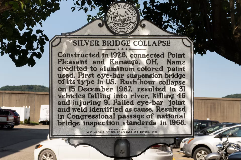 Historical plaque describing the Silver Bridge collapse in Point Pleasant, West Virginia.