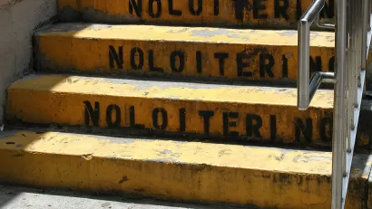 No Loitering