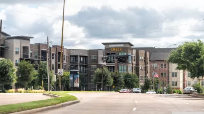 Three-story multifamily modern housing in Dallas, Texas.