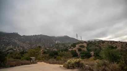Eaton Canyon trailhead in Los Angeles County on a cloudy day.