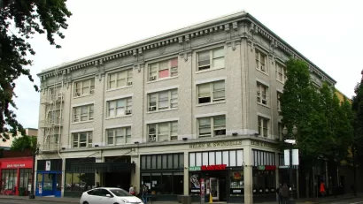 Broadway Hotel, four-story single-room occupancy hotel in Portland, Oregon