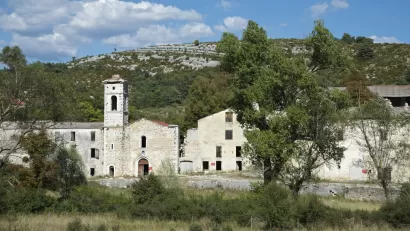 photo of abandoned buildings in Broves, France