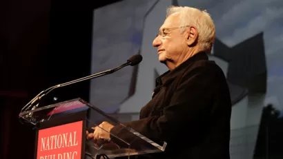Frank Gehry, recipient of the 2007 Henry C. Turner Prize, giving a presentation about how the work of Gehry Partners and Gehry Technologies has driven construction innovation.