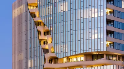 'Vertical canyon' on glass-clad residential high-rise in Denver, CO.