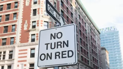 "No turn on red" sign