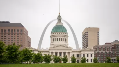 Saint Louis gateway arch and Kiener Park