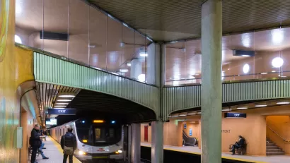 Dupont Station, Toronto