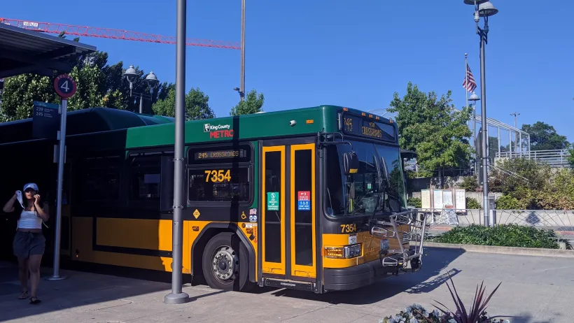 Green and yellow King County Metro bus.