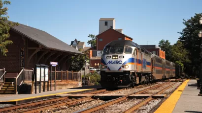 MARC train going through the Gaithersburg, Maryland train station