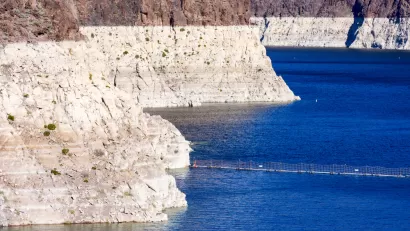 Lake Mead 'bathtub ring'