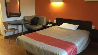 Motel 6 hotel room in Braintree, Massachusetts in 2015