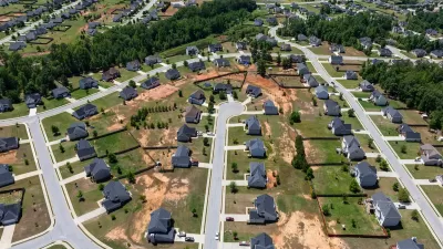 Large homes with large yards in suburban cul-de-sac near Atlanta, Georgia.