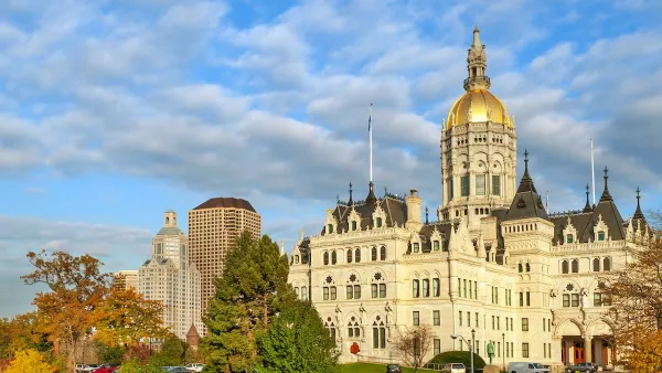 Connecticut state capitol with gold dome in Hartford, CT.