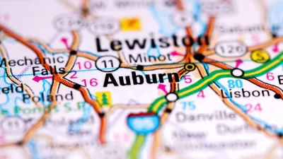A map showing Auburn, Maine and surrounding highways and towns.