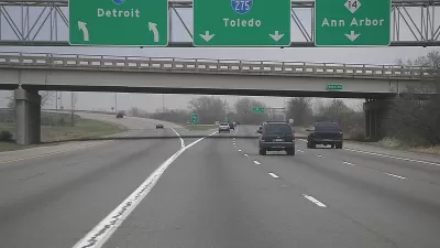 Interstate 275 southbound at the w:Interstate96 split and M-14 junction