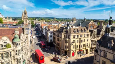 Streets and buildings in historic Oxford, England.